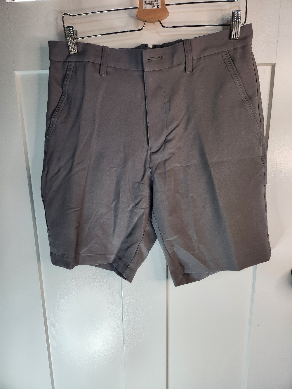 Salt Life Men's Flat-Front Gray Shorts
